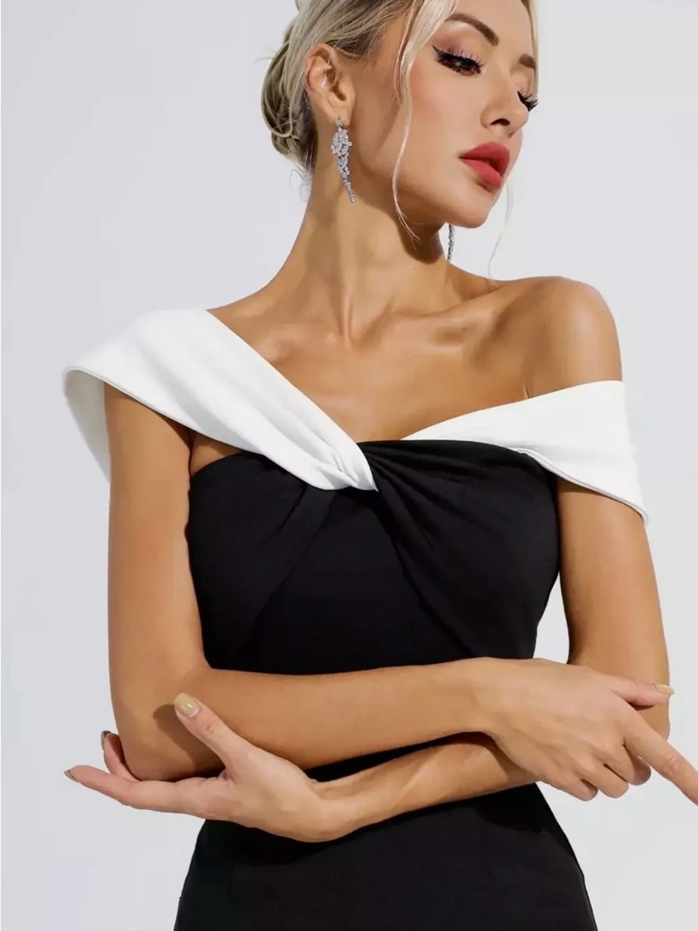 Elegant Black & White Off-Shoulder Evening Gown - Picture 5 of 14